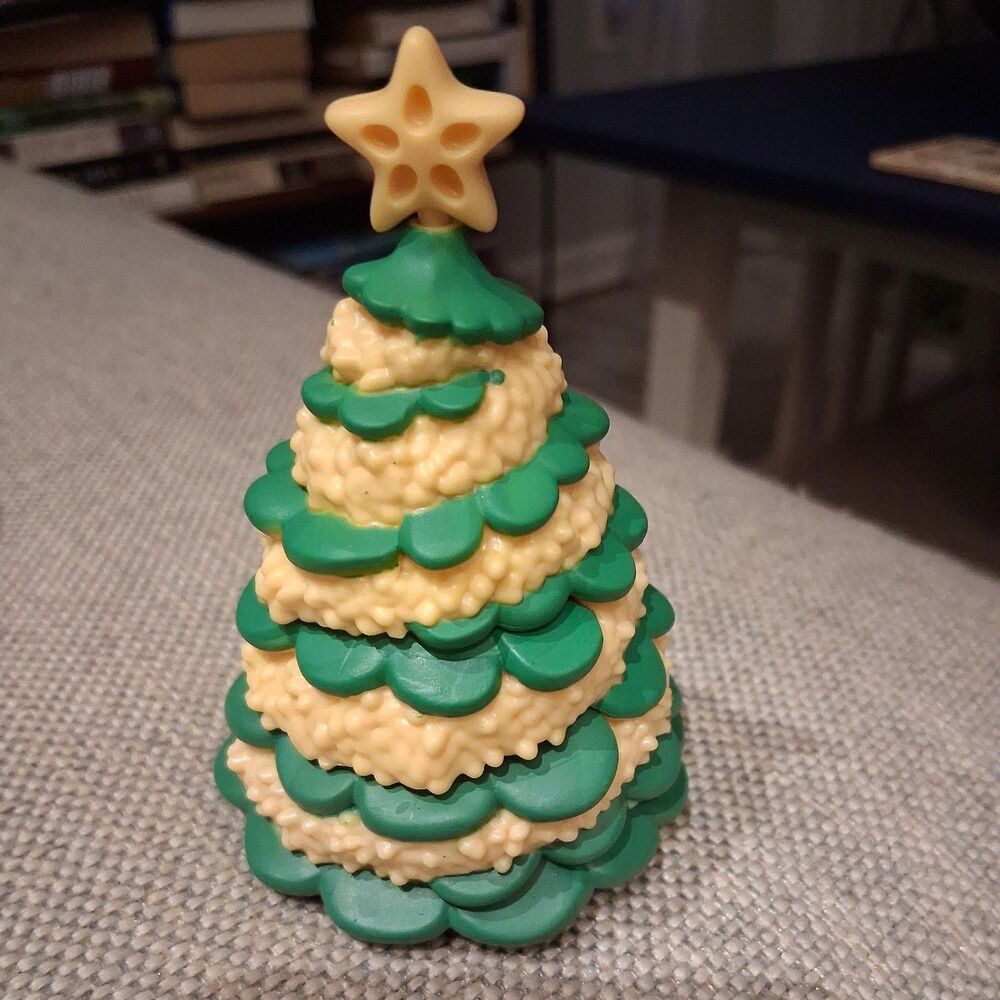 BLUEY FAMILY & FRIENDS Green Christmas Tree Star Figures Accessory Xmas T-3